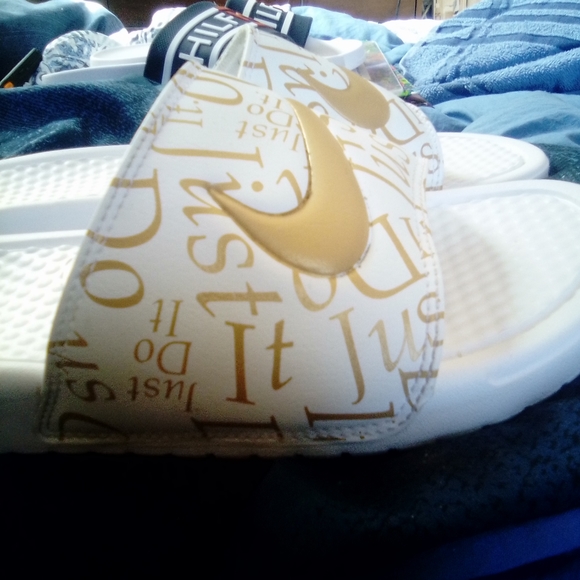 Nike slides size 8 - Picture 2 of 5